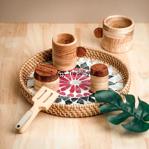 Bandeja de Ratán Moderna Hecha a Mano, Elegante Bandeja para Servir en la Mesa, Decoración Ecológica para el Hogar, Calidad Premium, Móvil, Tradebyd - Product Image 1