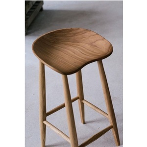 Le tabouret moderne en bois au design minimaliste complète les intérieurs contemporains, les hôtels, les salons et les commerces du monde entier - Product Image 6