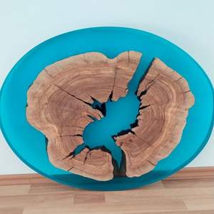 Planche à découper en résine inspirée de l'océan faite à la main avec des tons de couleur bleu de mer excellente pour les planches à fromage et les plateaux à dessert - Product Image 4