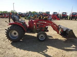 Componentes principales incluidos para tractor agrícola Case IH Farmall 35C con motor, bomba y caja de cambios - Product Image 2