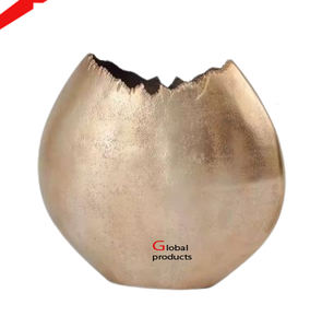 Vase à fleurs décoratif de table en aluminium en métal au look unique 2025 pour restaurant et bar d'hôtel - Product Image 2