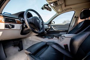 BMW 328i Wagon 2010 USADO con Volante a la Izquierda/Derecha - Product Image 2