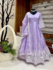 Colección de Vestidos de Diseñador a la Moda, Tela con Diseño de Bordado con Hilos para Vestidos de Fiesta para Mujer - Product Image 4