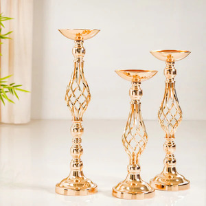 Vente chaude à la main Design 3 pièces pilier bougeoir ensemble finition or brillant métal T lumière support usage domestique modèle centres de table - Product Image 1