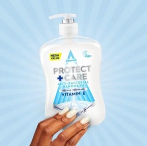 Jabón Líquido para Manos Astonish Protect Care 600ml con Vitamina E Hidratante, Venta al por Mayor en el Reino Unido - Product Image 1