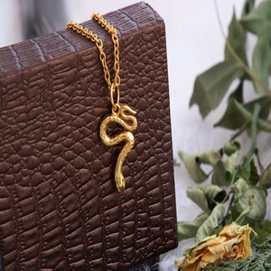 Collier pendentif serpent en argent sterling 925 avec placage à l'or Bijoux fins pour femmes au design unique - Product Image 5