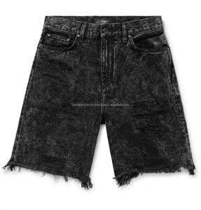 Fabricant pakistanais de jeans amples et longs en denim délavé, style streetwear, pour hommes, en gros, personnalisables, coupe ample, style baggy, et shorts en jean oversize vierges. - Product Image 1
