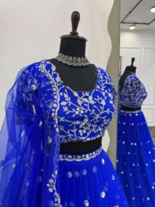 Vêtements de mariage de créateur Lehenga Choli avec fil et séquence - Product Image 2