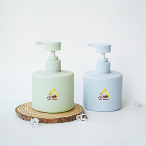 Bouteille en plastique personnalisée de 300ml avec pompe à mousse pour lotion de soin et shampooing pour bébé pour baby shower - Product Image 1