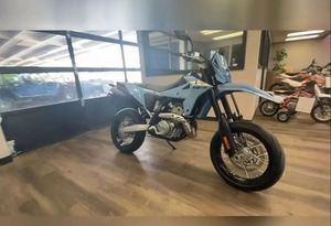 Motocicleta Deportiva Doble Propósito S-u-z-u-k-i DR-Z4SM en Venta, Motocicletas Todoterreno - Product Image 2