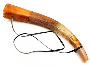 Corne à souffler viking artisanale en corne de vache et de bœuf naturelle, design simple de trompette avec motifs nordiques en agate - Product Image 5