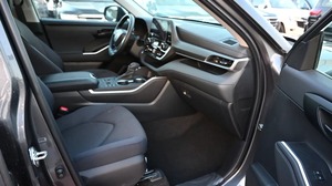 สภาพดีเยี่ยม ปี 2023 โตโยต้า ไฮแลนเดอร์ LE เกียร์อัตโนมัติ เครื่องยนต์ V6 - Product Image 2