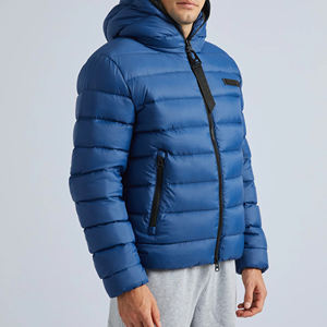 Chaqueta acolchada con capucha supersuave para hombre, cuello levantado hecho a medida de alta calidad con bolsillos laterales, estilo de invierno - Product Image 3
