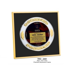 Venta caliente OEM/ODM Trofeo de metal personalizable con base de madera para deportes escolares y eventos de negocios disponibles para la venta - Product Image 1