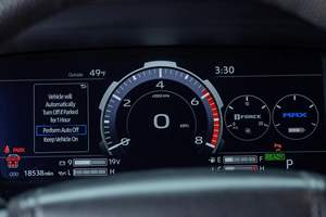 Toyota Sequoia TRD Pro 2023 con Motor Híbrido Twin-Turbo, Tracción en las Cuatro Ruedas, Techo de Aluminio y Acero OEM para Uso Industrial y Bricolaje - Product Image 3