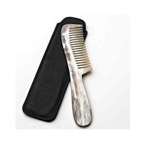 Peine de cuerno hecho a mano respetuoso con el medio ambiente herramienta duradera hecha de cuerno natural pulido acabado liso perfecto para el cuidado diario del cabello - Product Image 3