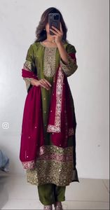 Design unique du pakistanais Salwar Kameez avec broderie manuelle pour l'Aïd Look disponible en vrac depuis l'Inde - Product Image 5