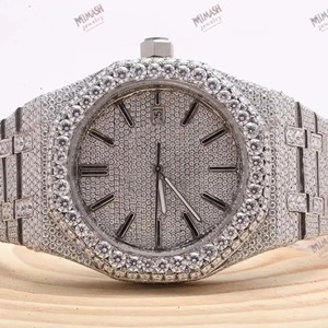 Sofisticado reloj mecánico para hombre de acero inoxidable VVS Moissanite Diamond y movimiento automático duradero - Product Image 1