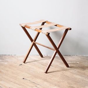 Portaequipajes de madera sostenible para hoteles ecológicos diseñados para complementar temas de decoración interior natural - Product Image 1