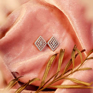 NOVAMART Fine Zarkan Traditional <b>Silver</b> <b>Stud</b> Diamond Earrings Wholesale Export - Product Image 3