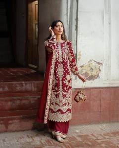 Salwar Kameez de Lujo con Bordado Pakistaní en Falsa Georgette para Mujer, Traje de Diseñador para Bodas y Fiestas con Trabajo de Zari Intenso - Product Image 6