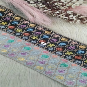 Bordes de encaje floral bordados hechos a mano para diseñadores y boutiques. Oferta para vestidos de novia uso étnico blusas saris - Product Image 1