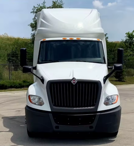 Camion semi-remorque International LT Sleeper 2025 d'occasion - Modèle à toit surélevé, 450 CV, boîte automatique 12 vitesses, prêt à l'emploi - Product Image 4