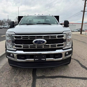 Camión de plataforma F-550 USADO de alto rendimiento, año 2023, para exportación a todo el mundo, entrega a domicilio en todo el mundo - Product Image 1