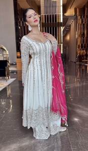 Nouveaux costumes Salwar en faux georgette lourde de créateur avec broderie en viscose pour femmes, couleur personnalisée, prix de gros - Product Image 3