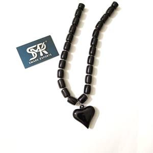 Collier élégant en perles de résine multicolores de qualité supérieure, modèle ange avec pendentif cœur, accessoire de mode fait à la main pour les fêtes et le quotidien - Product Image 6