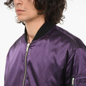 Chaqueta de bombardero de satén para hombre a precio de fábrica con cuello levantado y logotipo frontal chaqueta de invierno impermeable personalizable al por mayor - Product Image 3