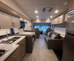 Mejor Oferta: Autocaravana/Remolque de Viaje Usado CLEAN 2023 2024 2025 T-h-o-r O-u-t-l-a-w W-i-l-d W-e-s-t 38K - Product Image 4