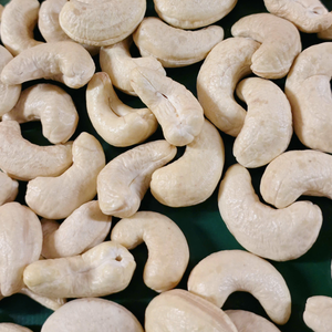 Trusted Supplier <b>Nuts</b> <b>Kernels</b> Cashew Kaju Badam SANTIGO Cashew <b>Nuts</b> W240 Low MOQ Custom Packing - Product Image 1