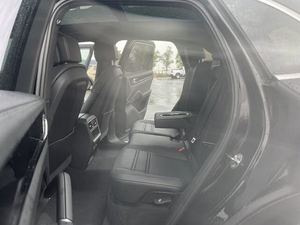 Offre exceptionnelle : Porsche Cayenne 2023 d'occasion, prête à être expédiée - Product Image 4