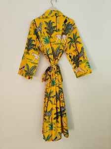 Robe kimono en coton doux de luxe à col en V et à manches longues à imprimé jungle jaune pour femmes Cadeau de demoiselle d'honneur d'été - Product Image 5