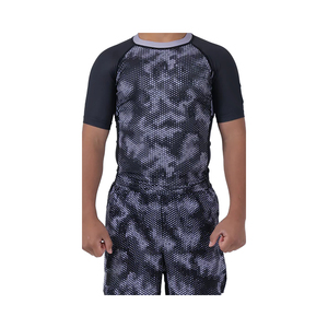 Rash Guard maillot de bain chemise d'eau extensible douce à manches courtes taux de gros meilleure vente avec personnalisation OEM 2025 - Product Image 1