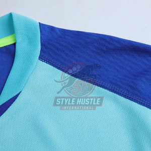 Camiseta de Fútbol Profesional Fabricada en Diferentes Colores, Material Duradero 100% Poliéster, Antiarrugas - Product Image 2