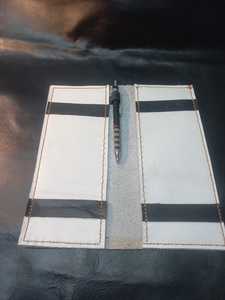 กระเป๋าสตางค์สมุดเช็คหนังแท้โลโก้ตามสั่งสำหรับทุกเพศ - Product Image 6