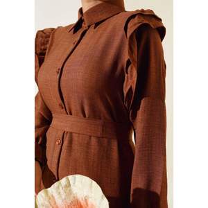 ชุดผ้าลินินไหล่มีระบายสีน้ำตาล - Product Image 2