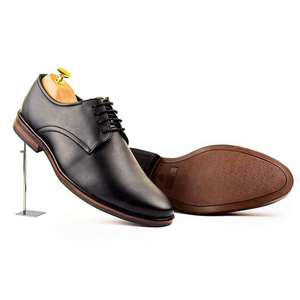 รองเท้าหนังสีดำคุณภาพสูงสำหรับผู้ชาย พื้นรองเท้าทนทาน เนื้อผ้าพรีเมียม ดีไซน์สำหรับใส่ทำงานและสไตล์ทางการ - Product Image 2