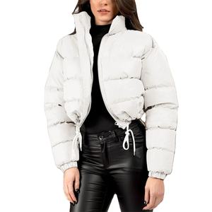 Chaqueta de invierno con cremallera de tendencia superior Chaqueta acolchada impermeable elegante para mujer Fabricante al por mayor Chaqueta acolchada OEM - Product Image 5