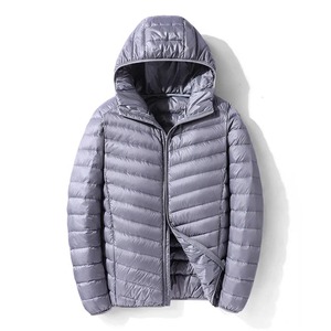 Veste d'hiver décontractée pour homme en duvet de canard 95% épaisse et rembourrée à col montant brodée courte résistante au froid - Product Image 1