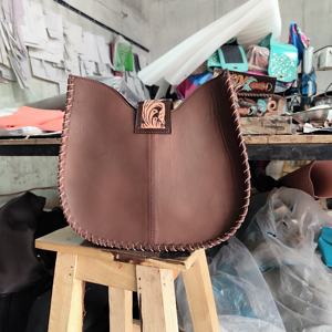 Bolso de Hombro de Cuero Vacuno de Primera Calidad, Estilo Vaquero Occidental Bohemio, con Diseño Floral Otoñal, Hecho a Mano, Diseño Sólido, Ecológico, Abierto, para Mujer - Product Image 4