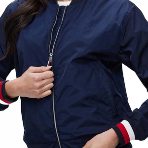 Veste en satin sur mesure de qualité supérieure pour femmes Fournisseur direct d'usine Vêtements de rue Veste bomber en satin en gros - Product Image 5