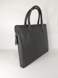2024 nuevo bolso de mano de lujo personalizado de cuero genuino para ordenador portátil de negocios para hombres y mujeres al por mayor bolso de ordenador portátil de Color negro para uso de oficina - Product Image 3