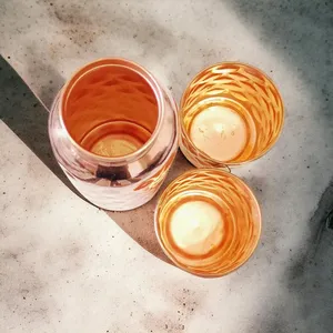 Bouteille de cuivre martelée à la main fabriquée par des artisans qualifiés pour une expérience de consommation ayurvédique authentique - Product Image 4