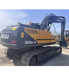 Excavatrice sur chenilles Hyundai 225 d'occasion, 22 tonnes, prix avantageux, à vendre. - Product Image 4