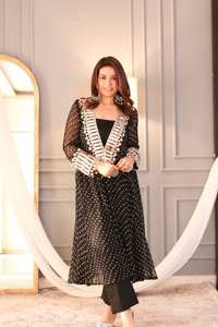 Nouvel ensemble Kurta trois pièces à la mode haut de gamme avec chemisier tubulaire prêt à porter pantalon Kurta élégant et chemisier intérieur pour un look Fusion moderne - Product Image 2