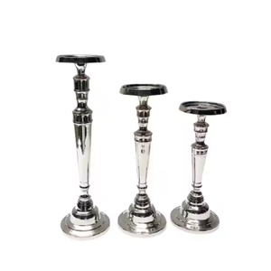 Candelero decorativo hecho a mano de la mejor calidad, centro de mesa fundido de aluminio, portavelas votivo al por mayor - Product Image 1