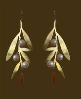 Boucles d'oreilles en laiton en forme de cloche pour femmes avec sculptures florales artisanales parfaites pour les tenues de danse classique indienne